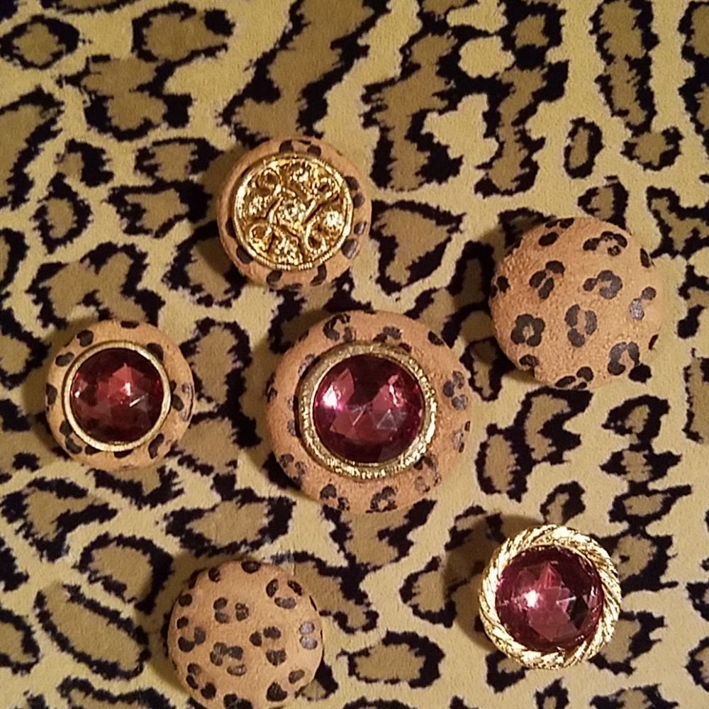 6pc Vintage animal print button covers